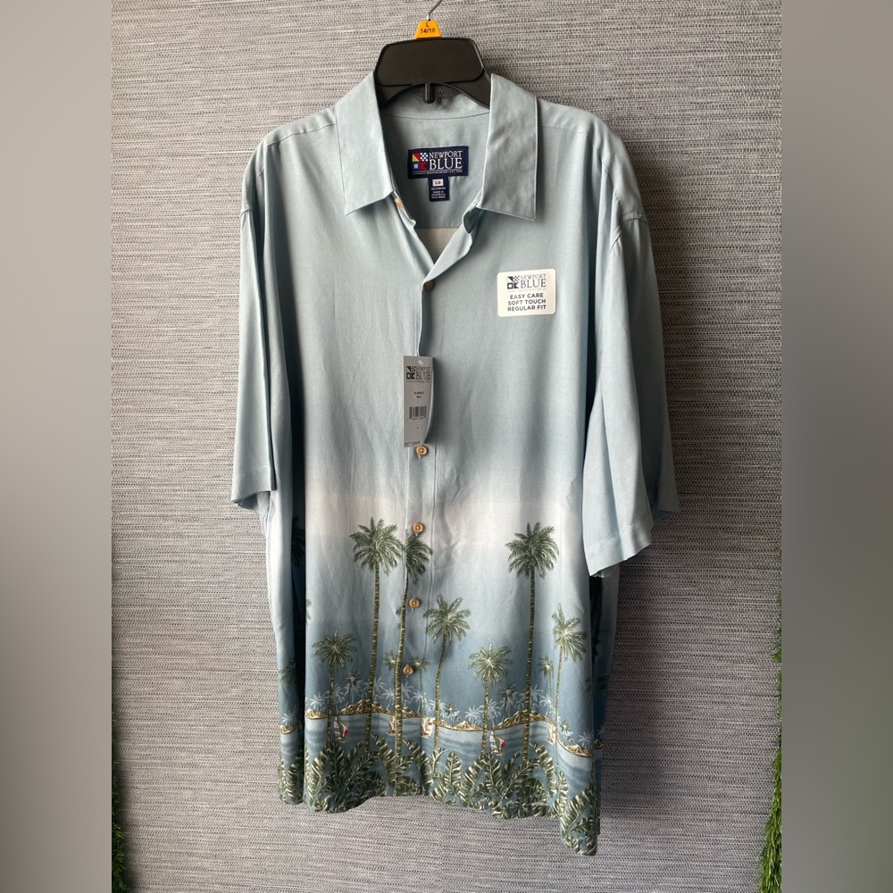 Newport Men's Light Blue Palm-Print Short Sleeve Button-Down Shirt
